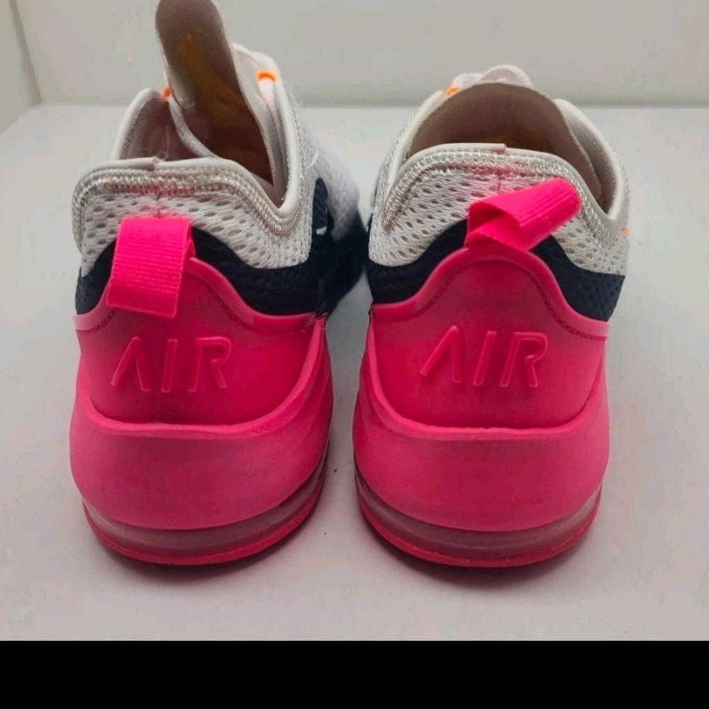 Nike Women's Air Max Motion 2 in White, Pink, and Navy Size 10 - Picture 4 of 9